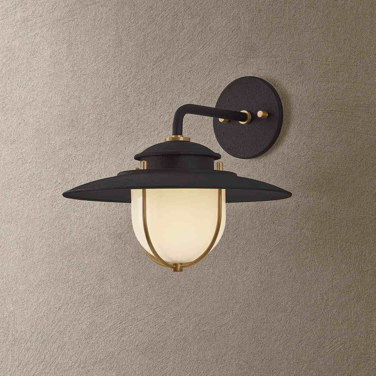 Greentree Outdoor Wall Light in Detail.