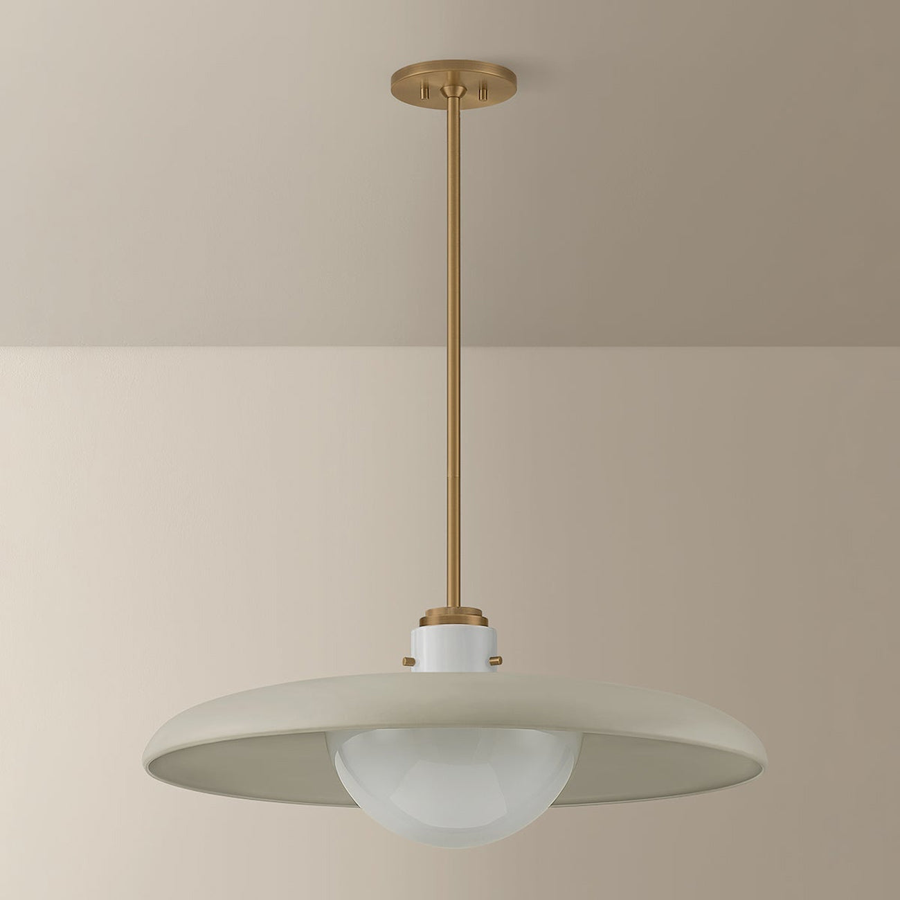 Gustavo Pendant Light in Detail.