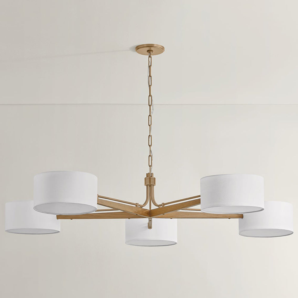 Mailo Chandelier in Detail.