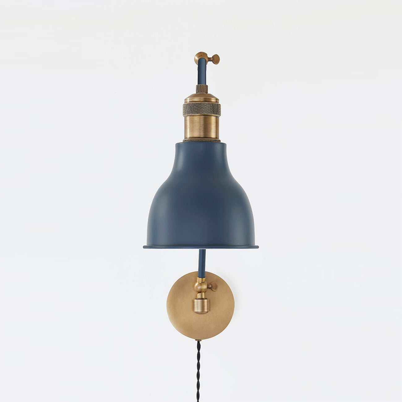 Makin Plug-in Wall Light in Detail.