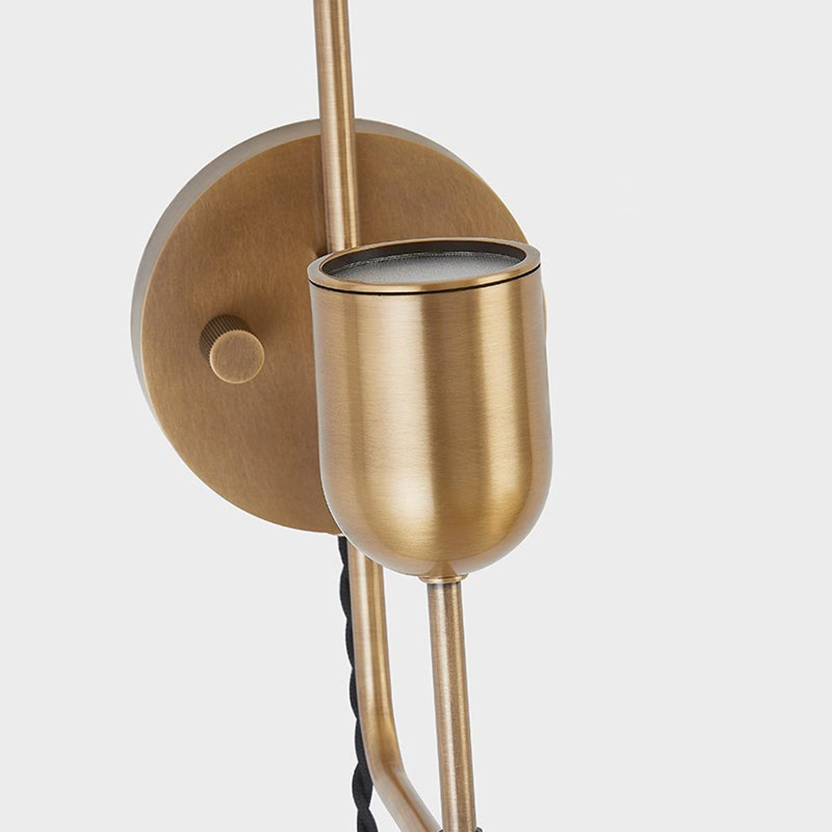 Manti Plug-in Wall Light in Detail.