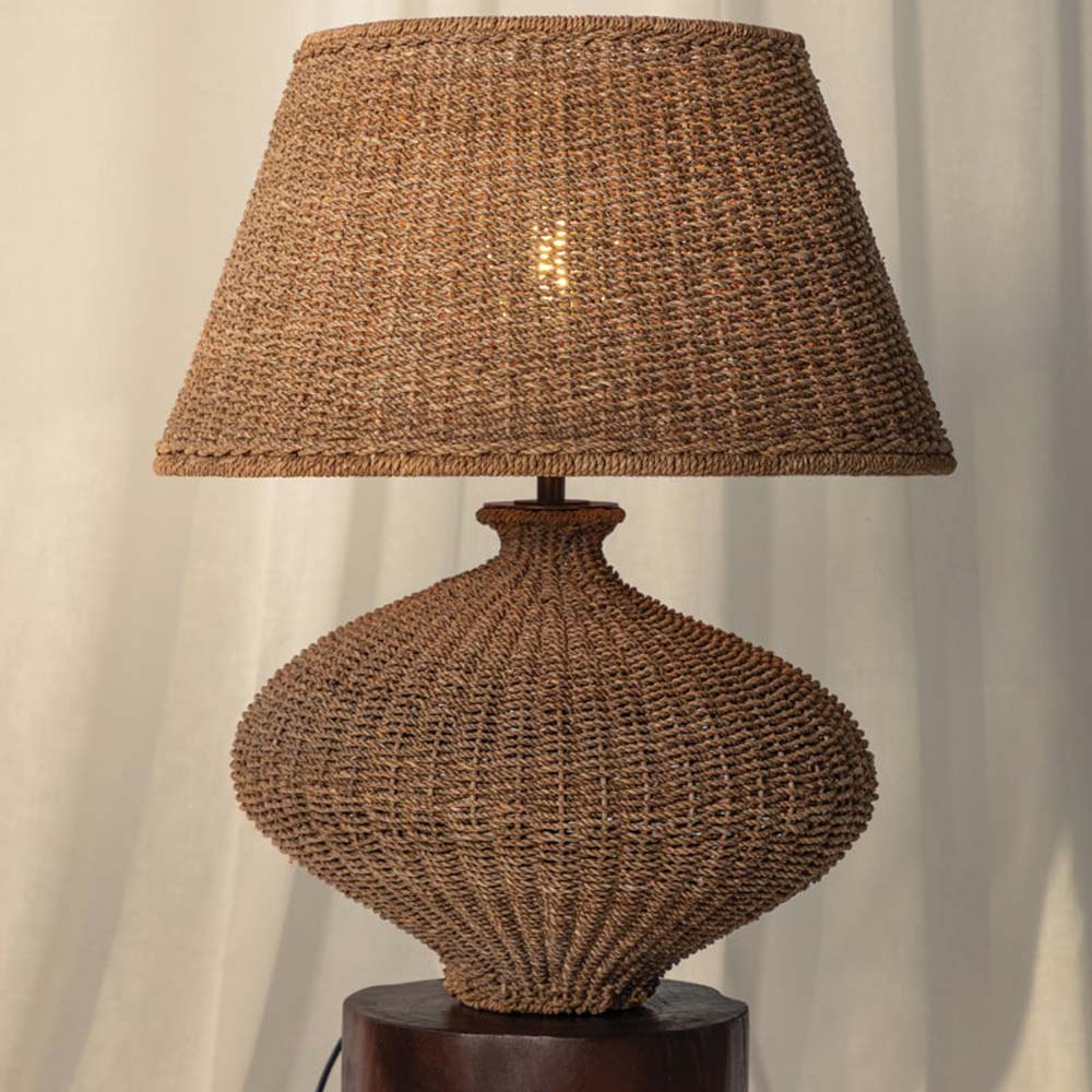 Nette Table Lamp in Detail.