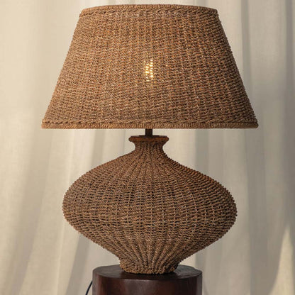 Nette Table Lamp in Detail.