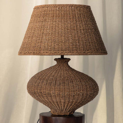 Nette Table Lamp in Detail.