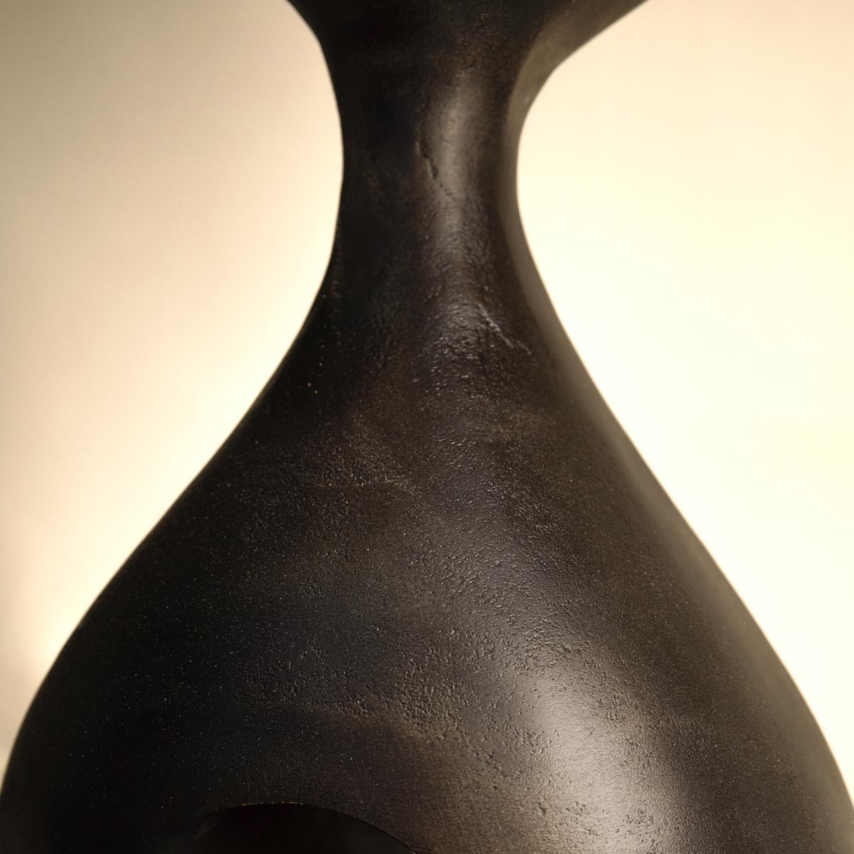 Rhu Table Lamp in Detail.