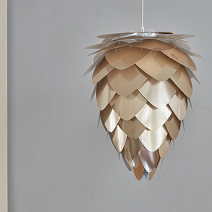 Conia Pendant Light in Detail.