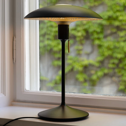 Manta Ray Table Lamp in Detail.