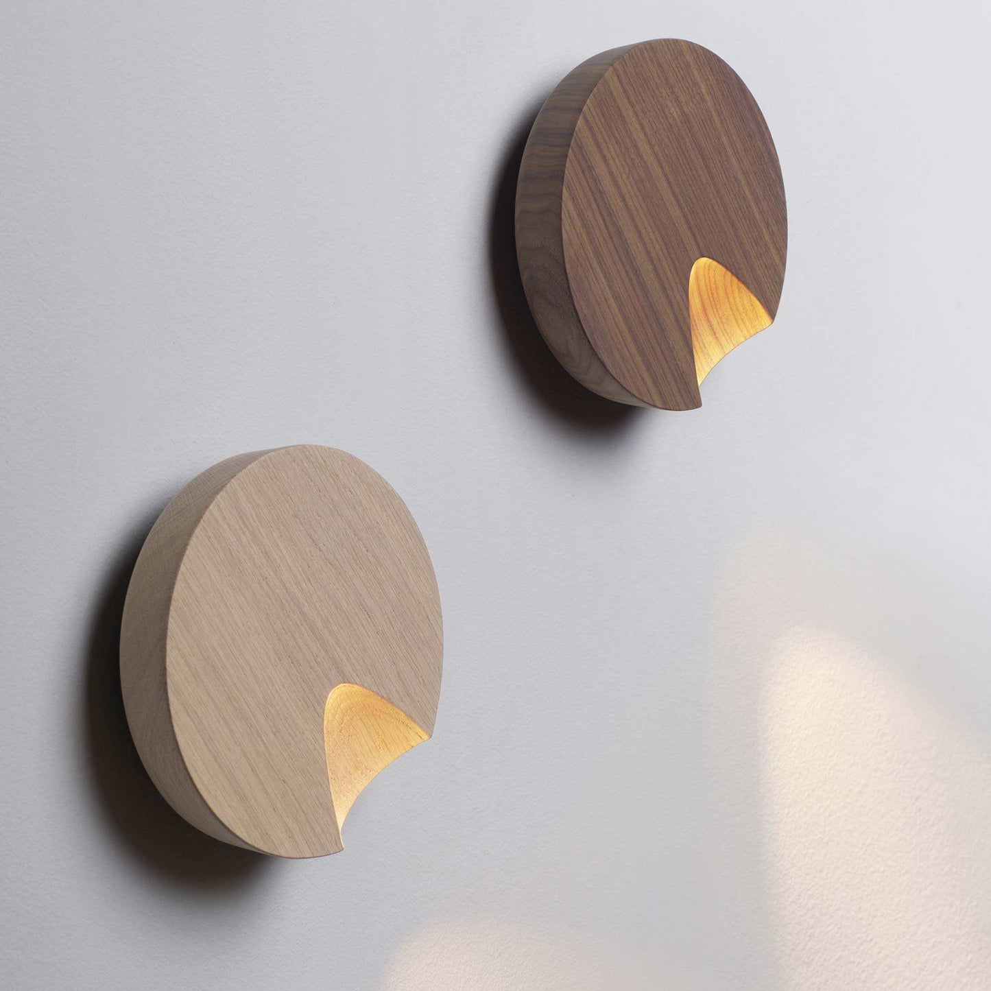 Dots LED Wall Light in Detail.