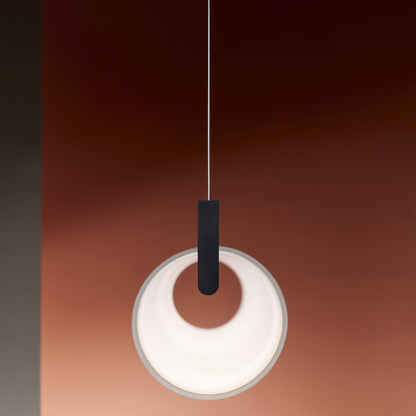 Kontorno LED Linear Pendant Light in Detail.