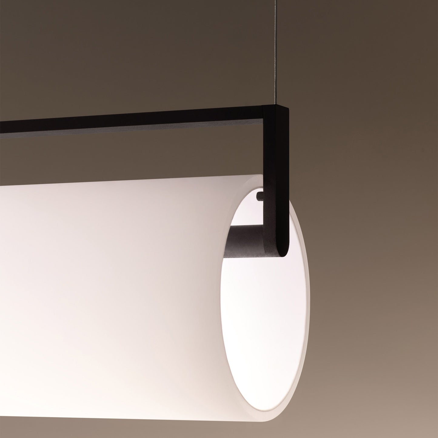 Kontorno LED Linear Pendant Light in Detail.