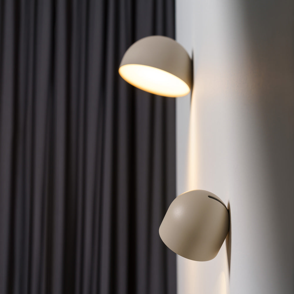 Plusminus Solo LED Flat Ceiling / Wall Light in Detail.