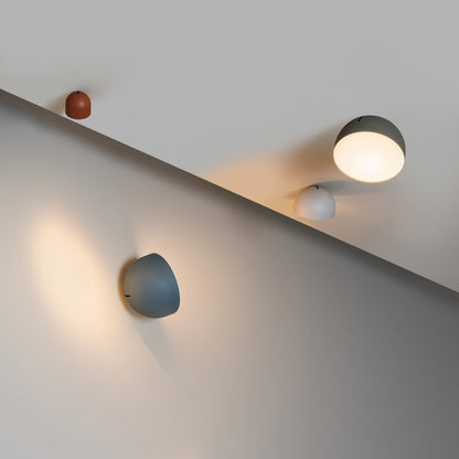 Plusminus Solo LED Flat Ceiling / Wall Light in Detail.