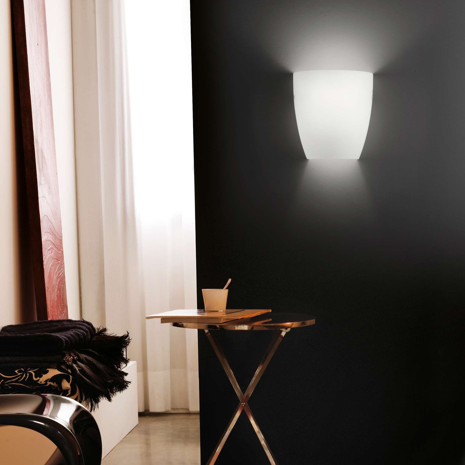 Dafne Wall Light in living room.