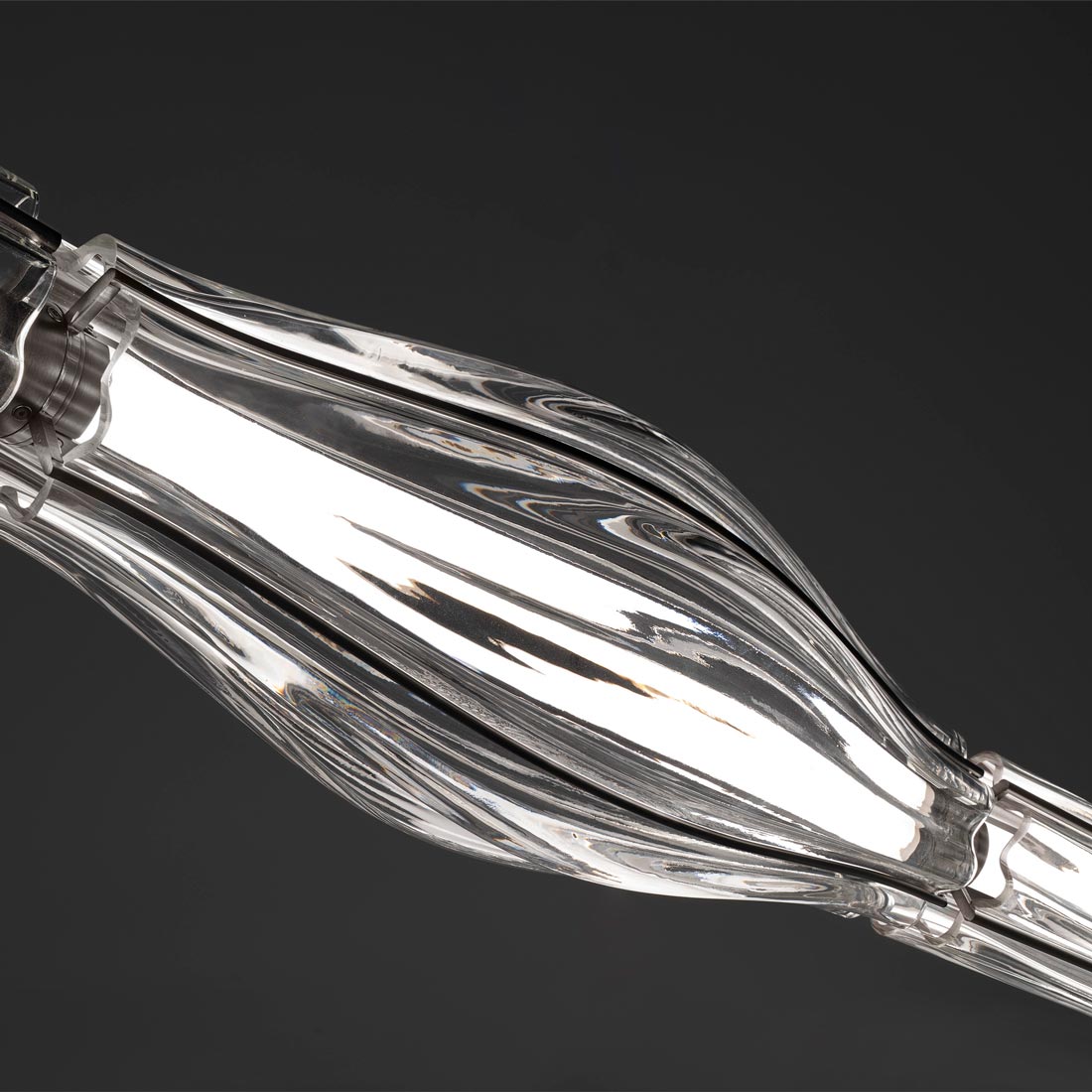 Jeff SP3 Linear LED Pendant Light in Detail.