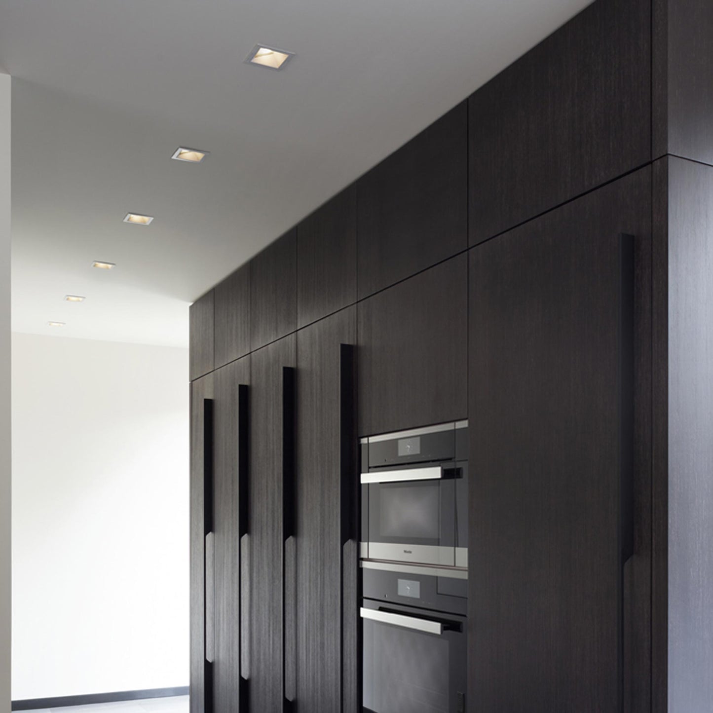 Entra Square 3-Inch Trim in room.