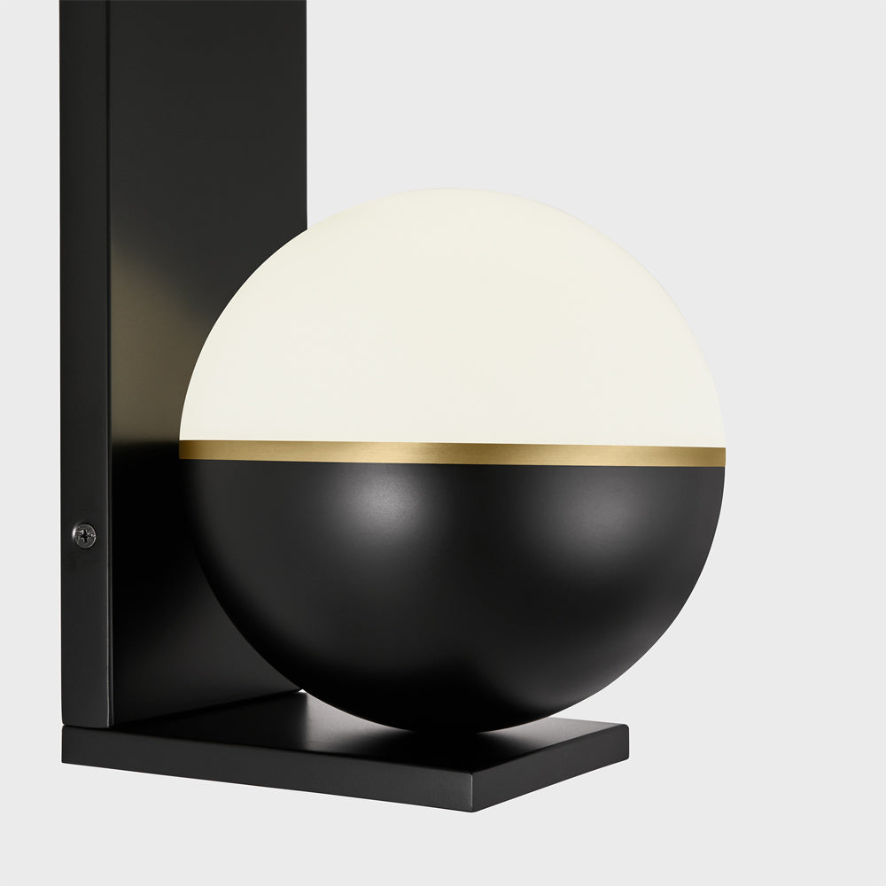 Akova LED Wall Light in Detail.