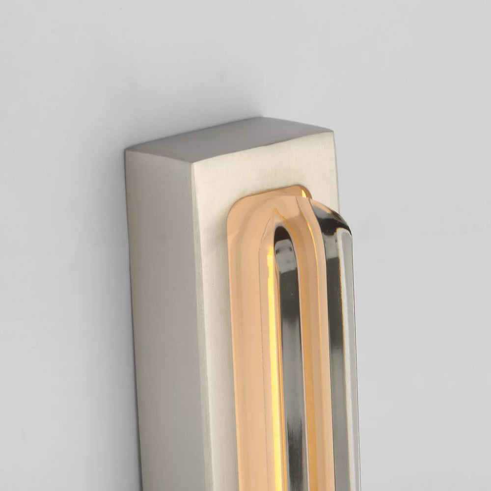 Bloccare LED Bath Vanity Light in Detail.