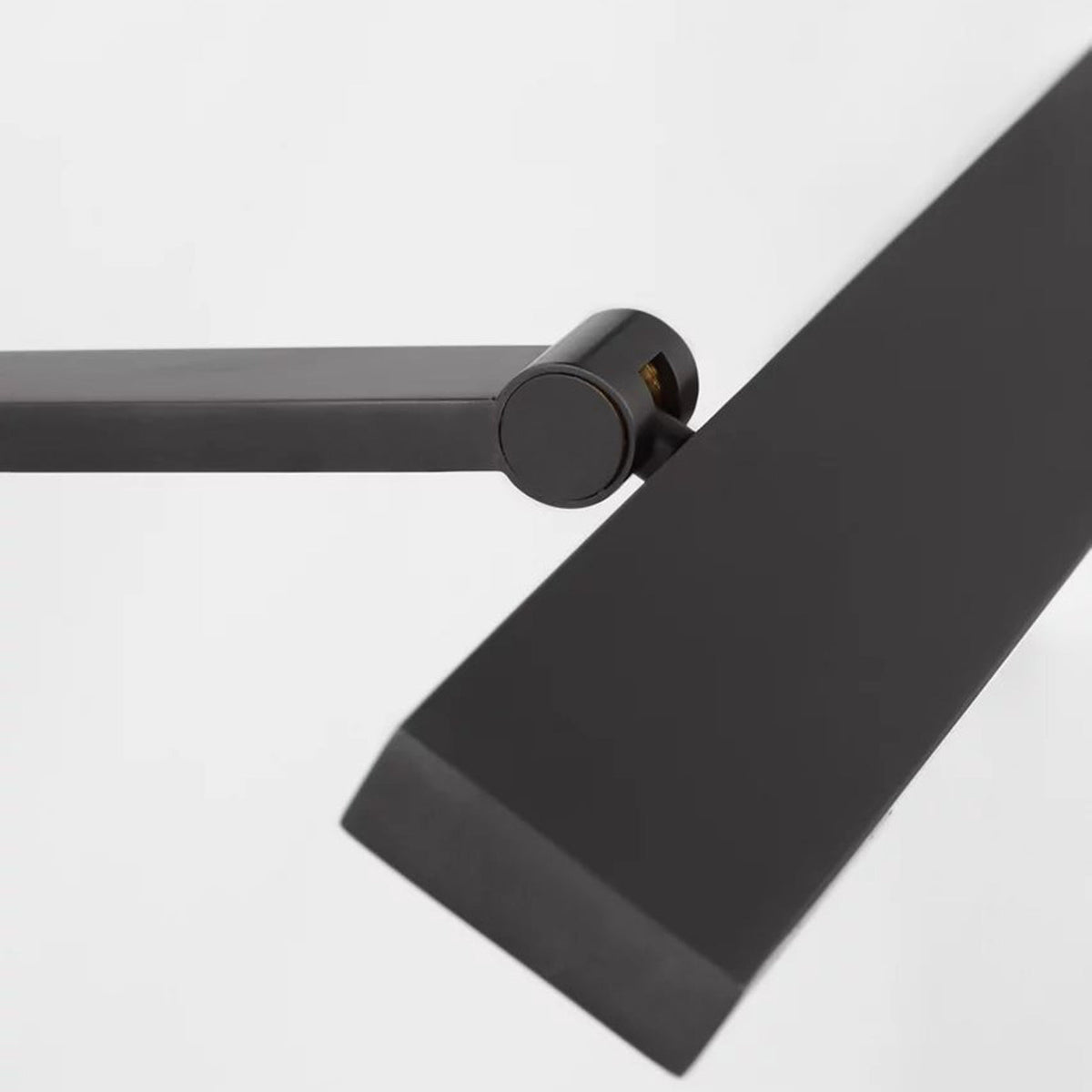 Botto LED Picture Light in Detail.