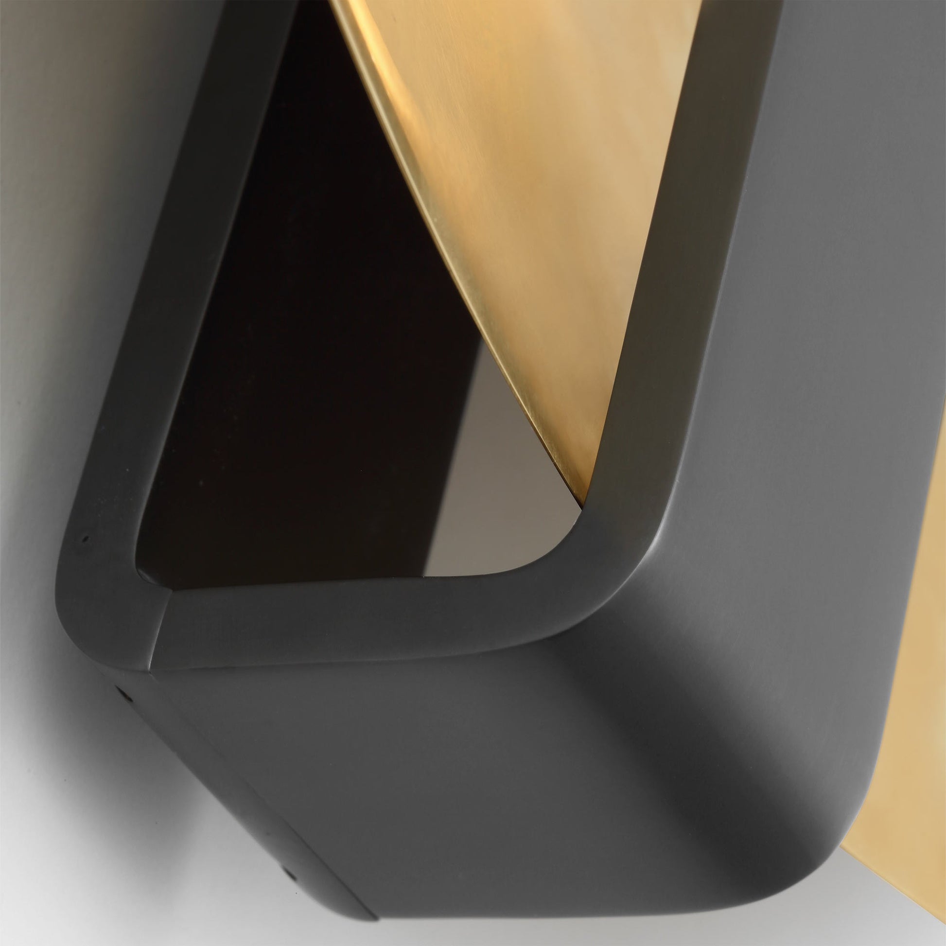 Cymbal LED Wall Light in Detail.