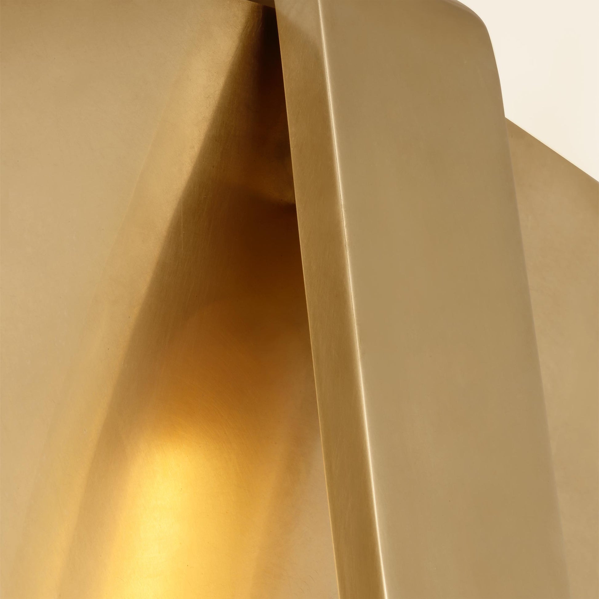 Cymbal LED Wall Light in Detail.