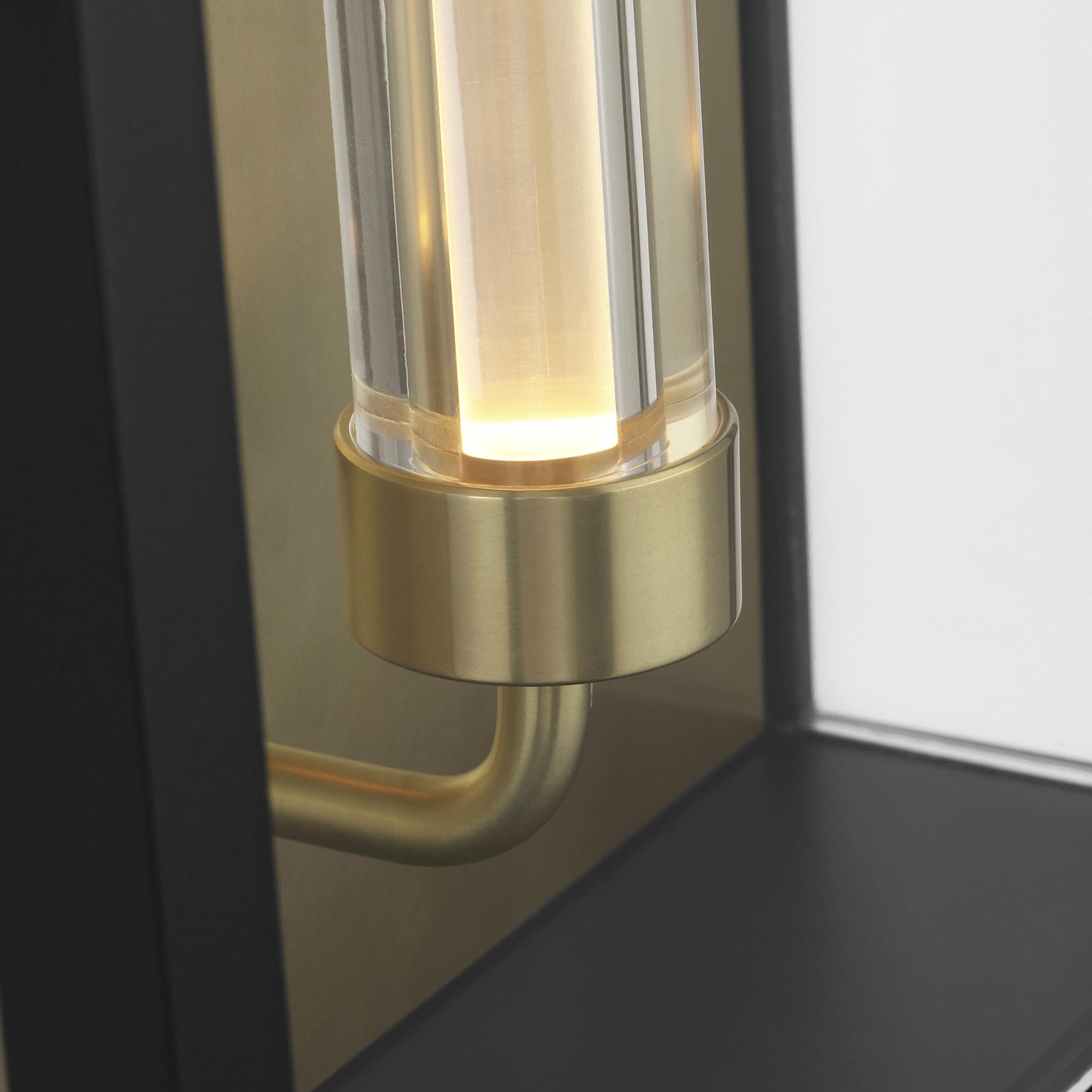 Enferme Outdoor LED Wall Light in Detail.