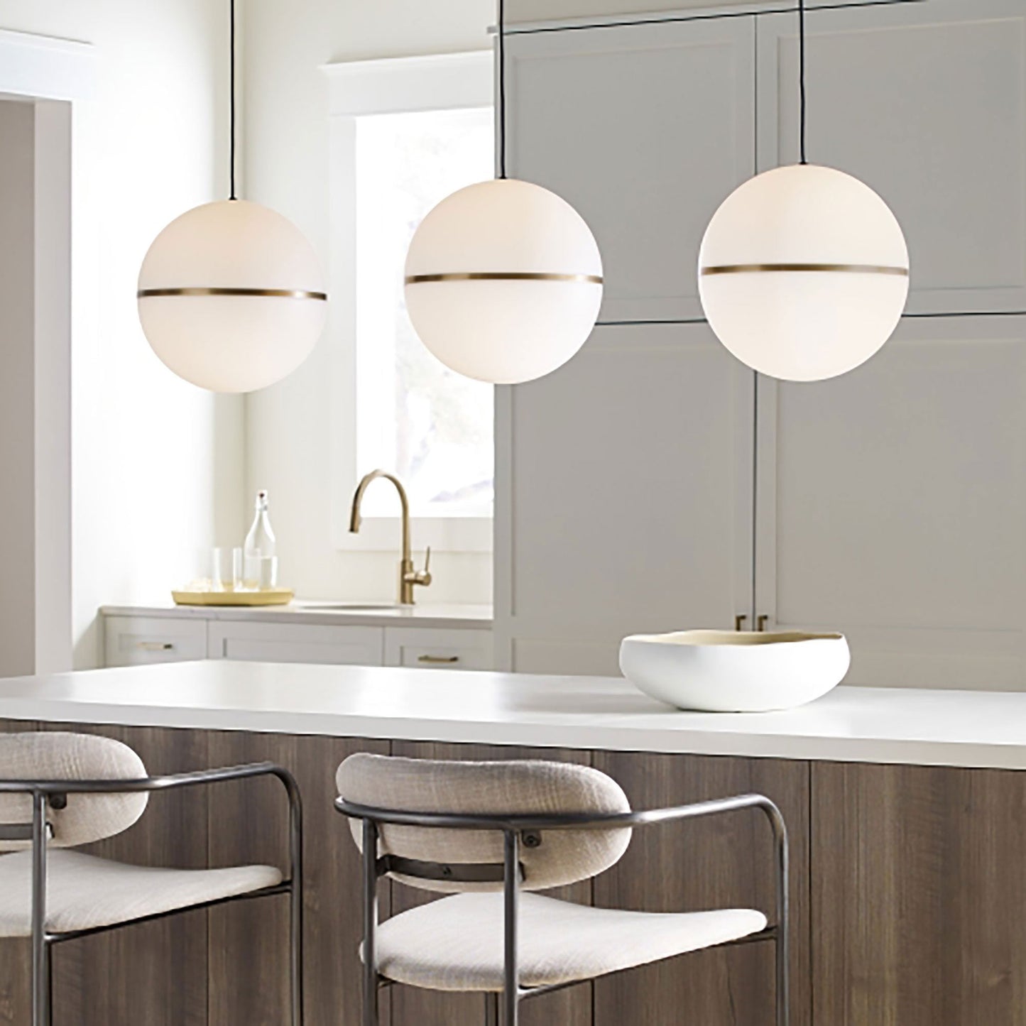 Hanea Grande LED Pendant Light in dining room.