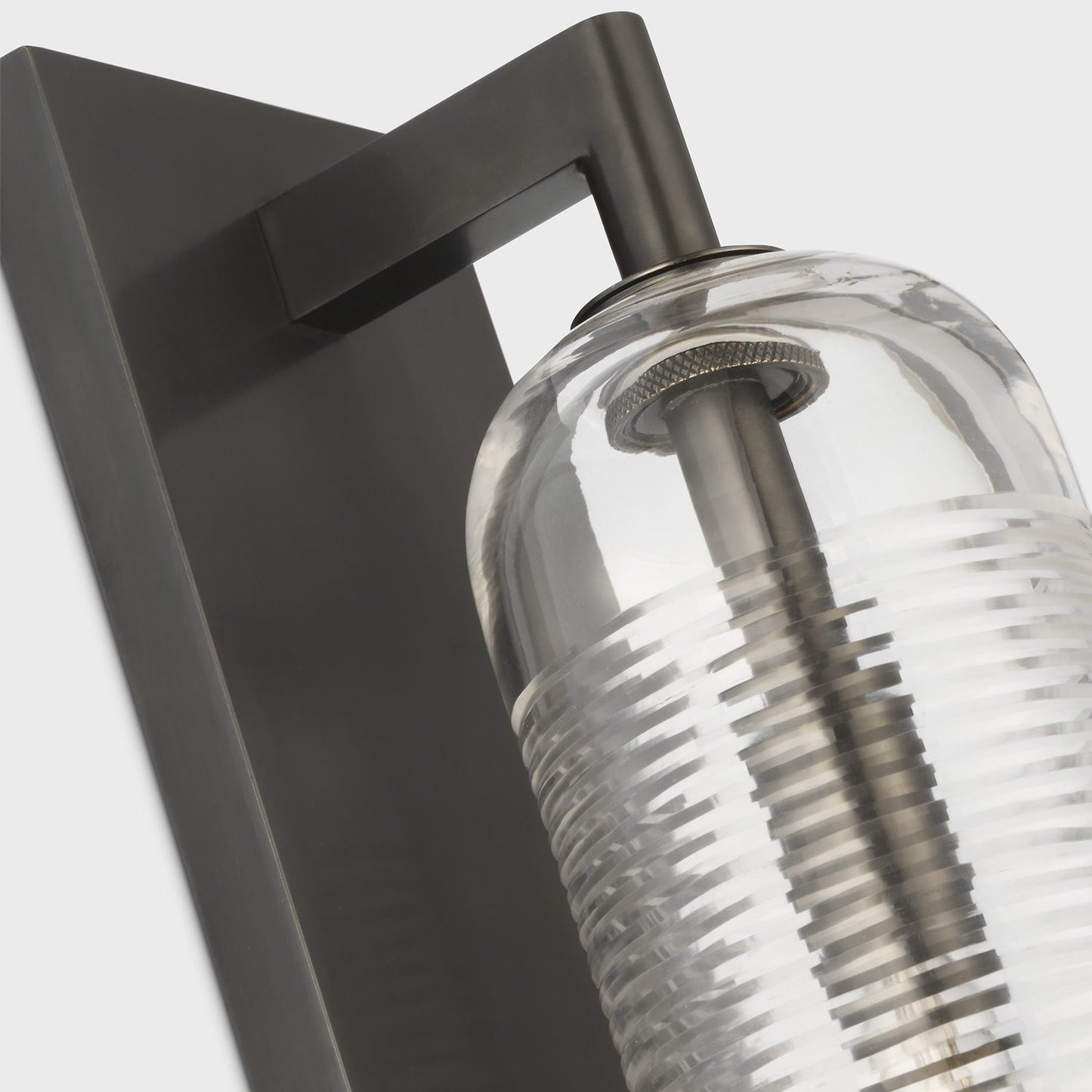 Leano Wall Light in Detail.