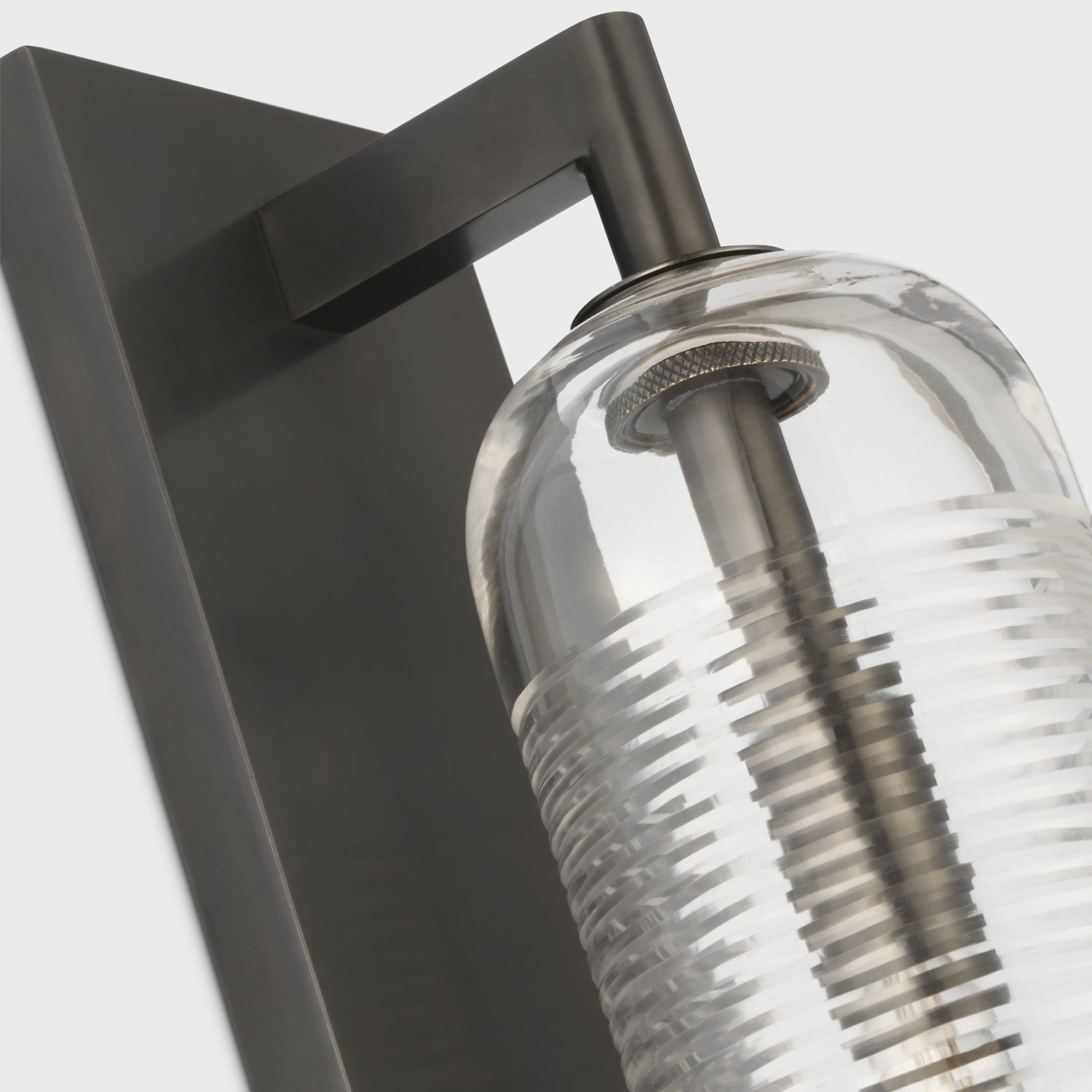 Leano Wall Light in Detail.