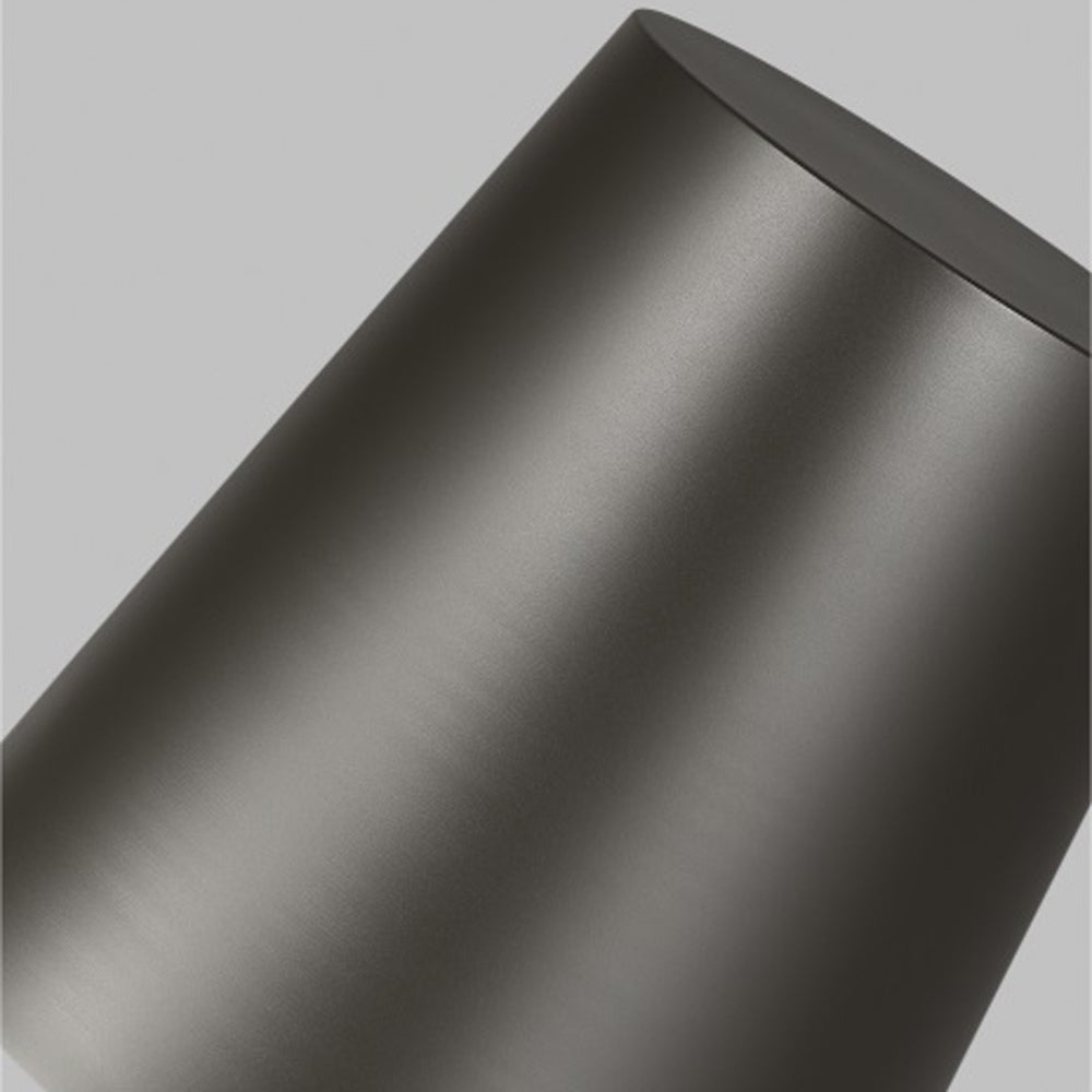 Lucia Outdoor LED Floor Lamp in Detail.