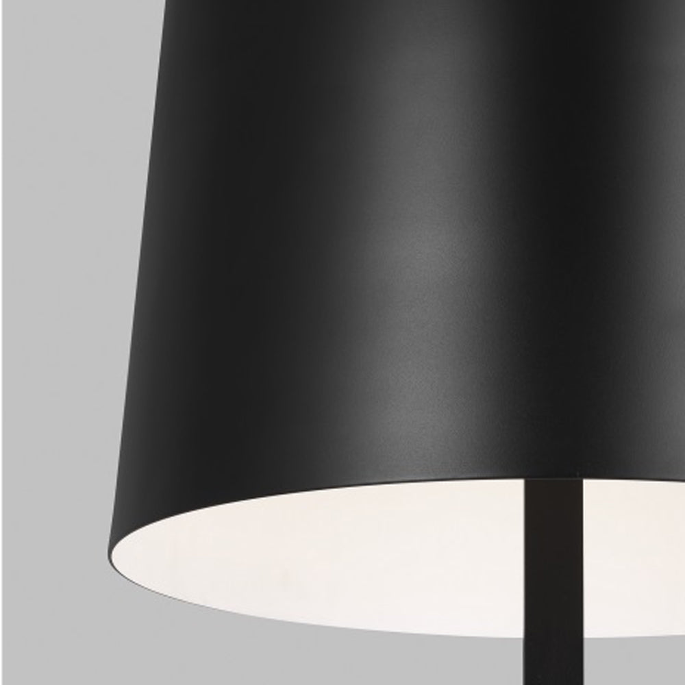 Lucia Outdoor LED Floor Lamp in Detail.