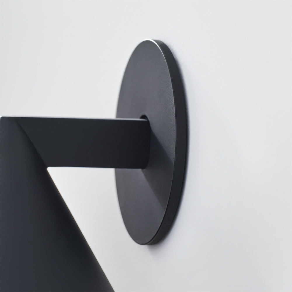 Midrand LED Wall Light in Detail.