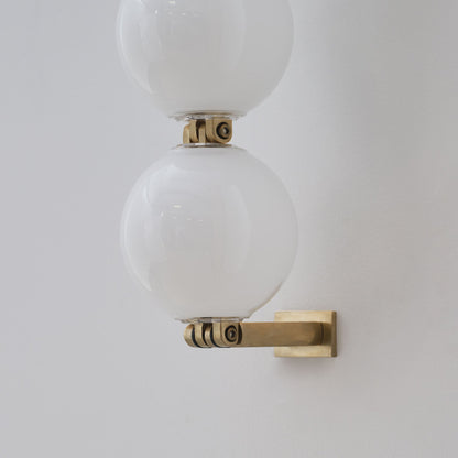 Perle LED Wall Light in Detail.