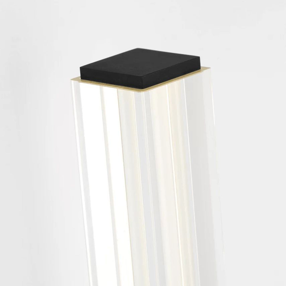 Reiya Square LED Wall Light in Detail.