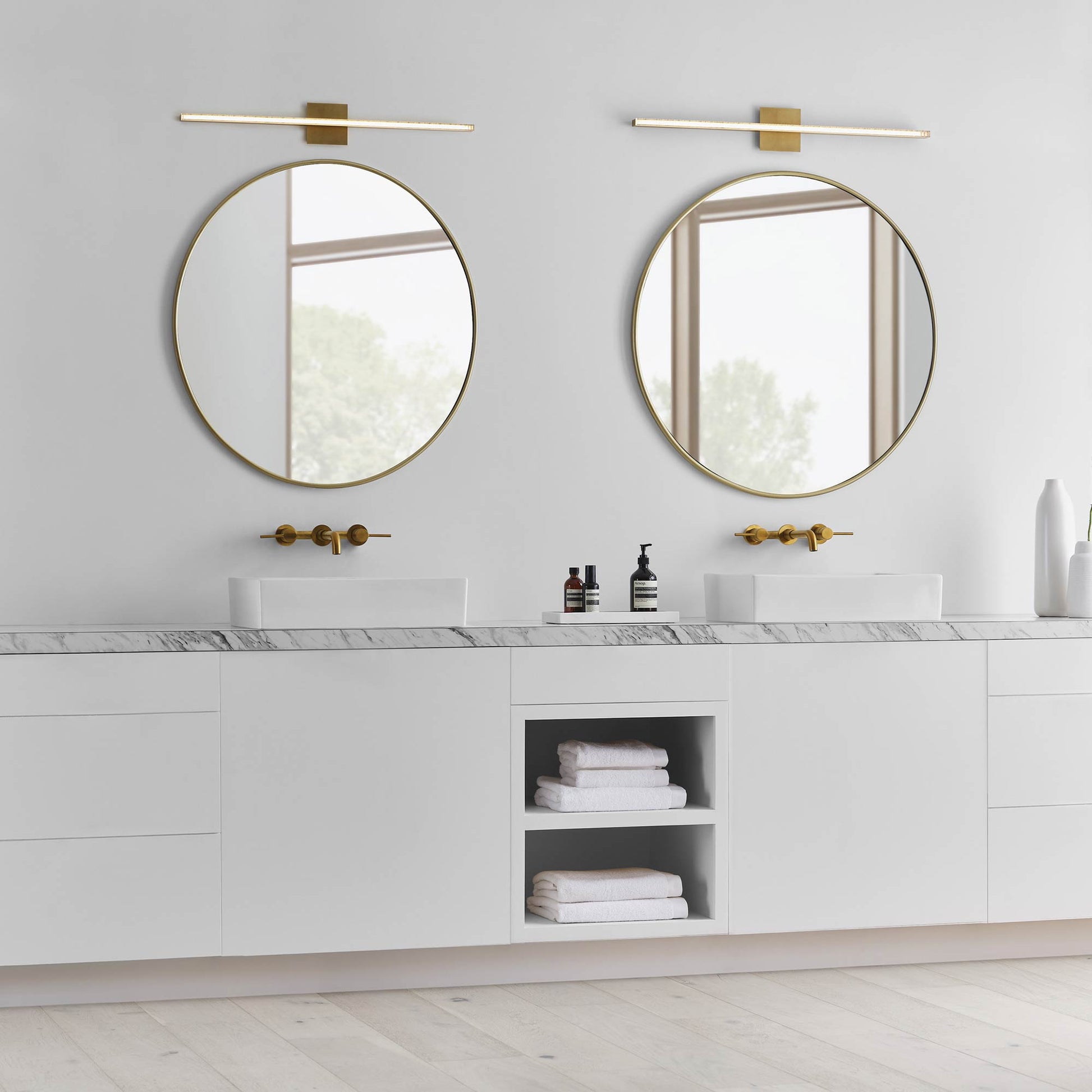 Serre LED Bath Vanity Light in bathroom.