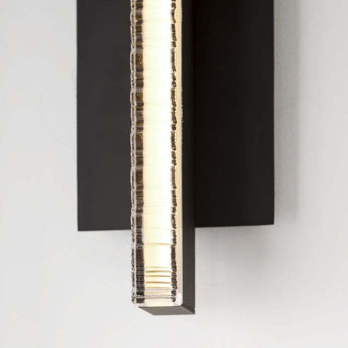 Serre LED Wall Light in Detail.