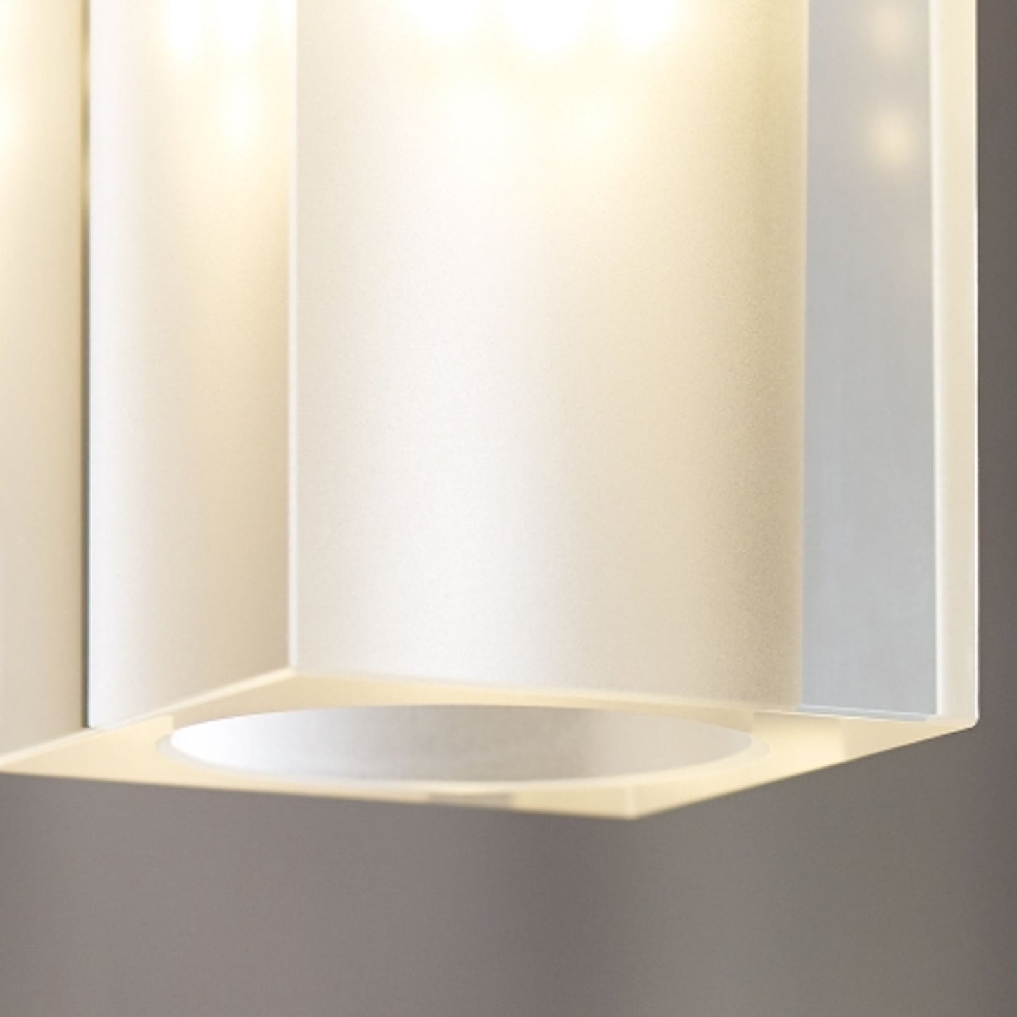 Solitude Low Voltage Pendant Light in Detail.