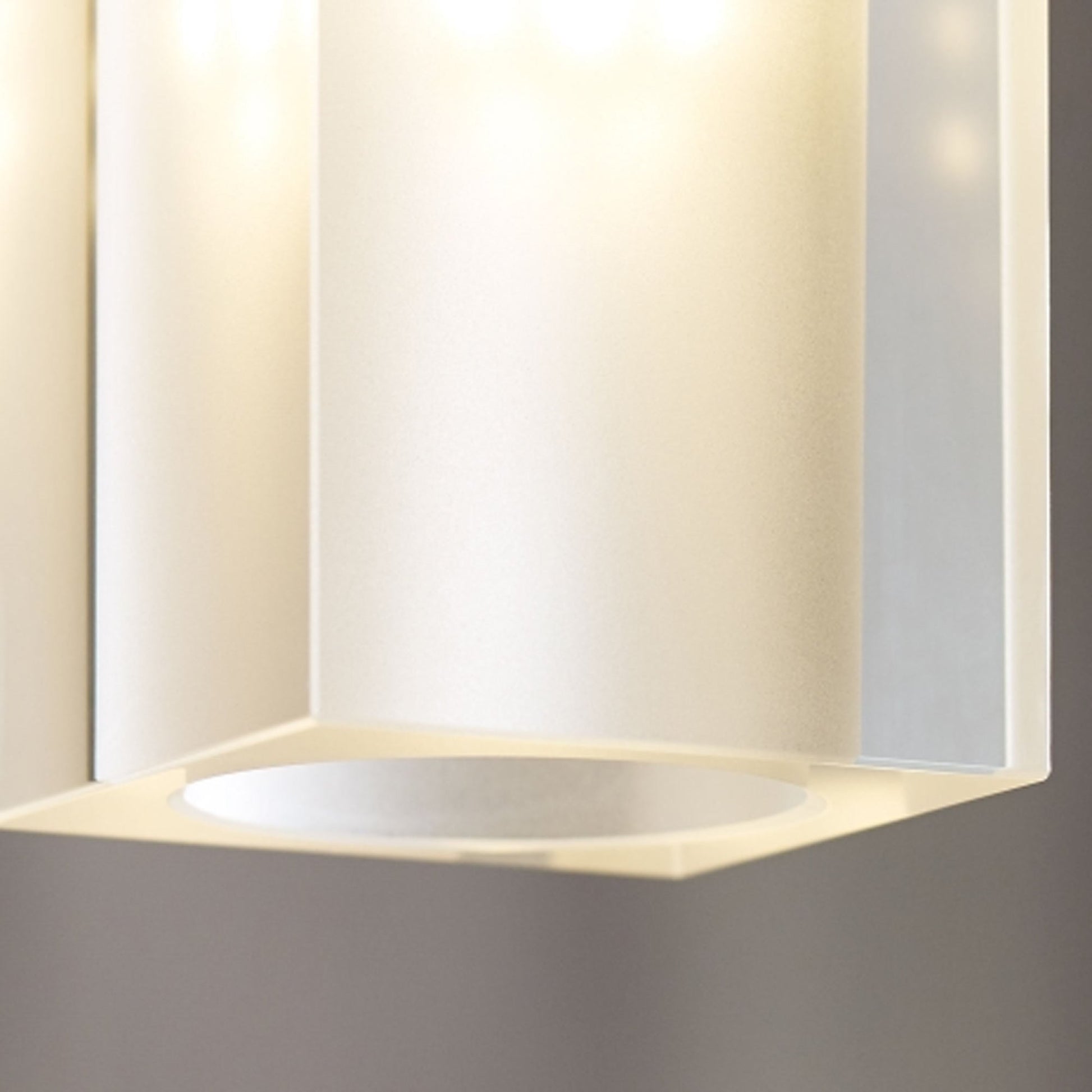 Solitude Low Voltage Pendant Light in Detail.