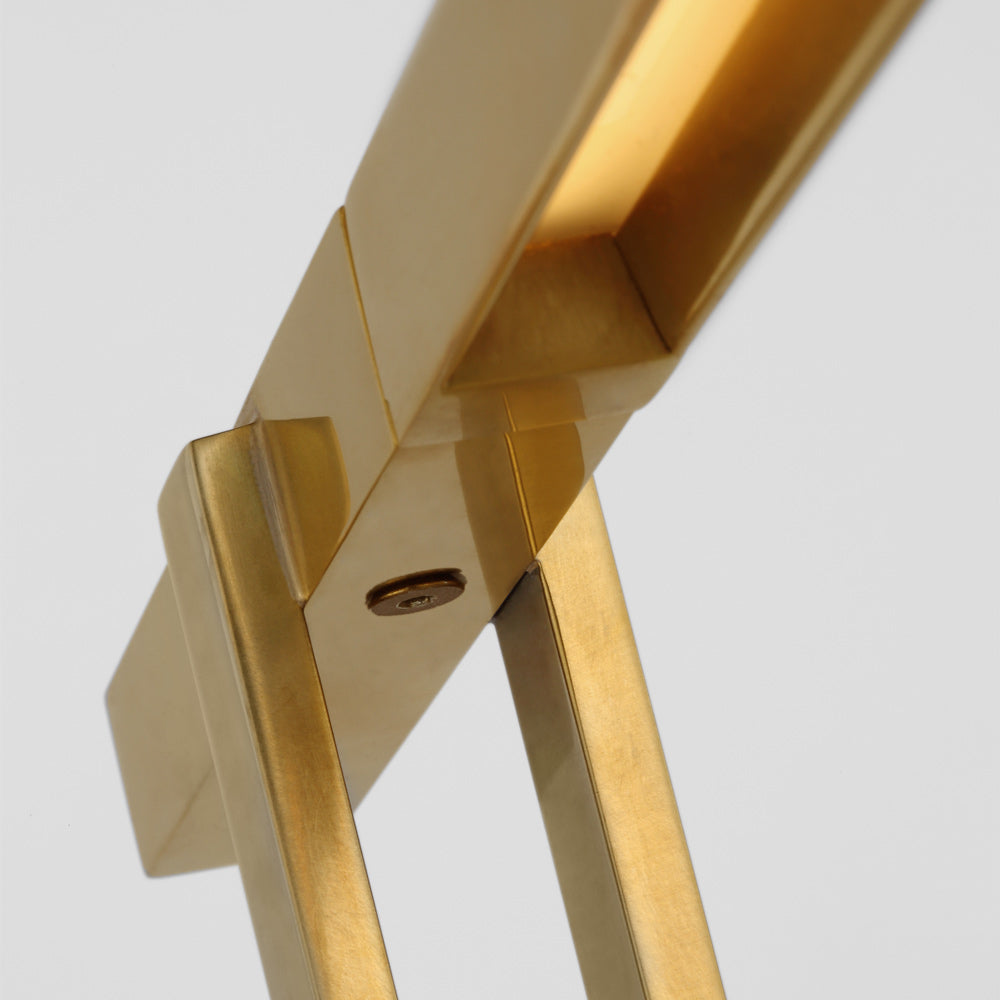 Stagger LED Table Lamp in Detail.