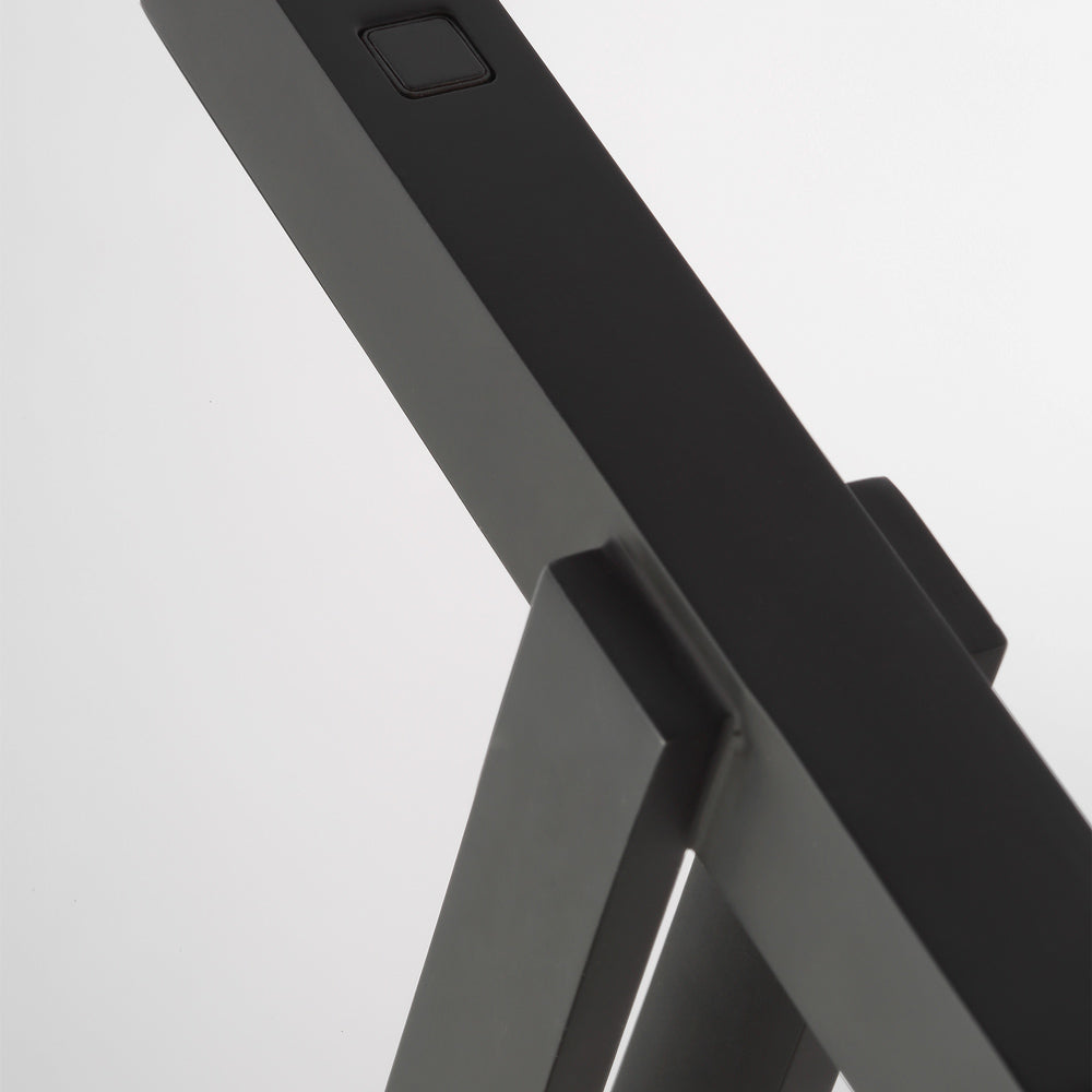 Stagger LED Table Lamp in Detail.
