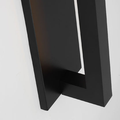 Stagger Outdoor LED Wall Light in Detail.