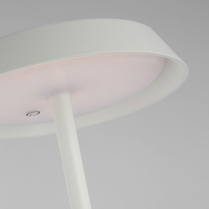 Tepa LED Floor Lamp in Detail.