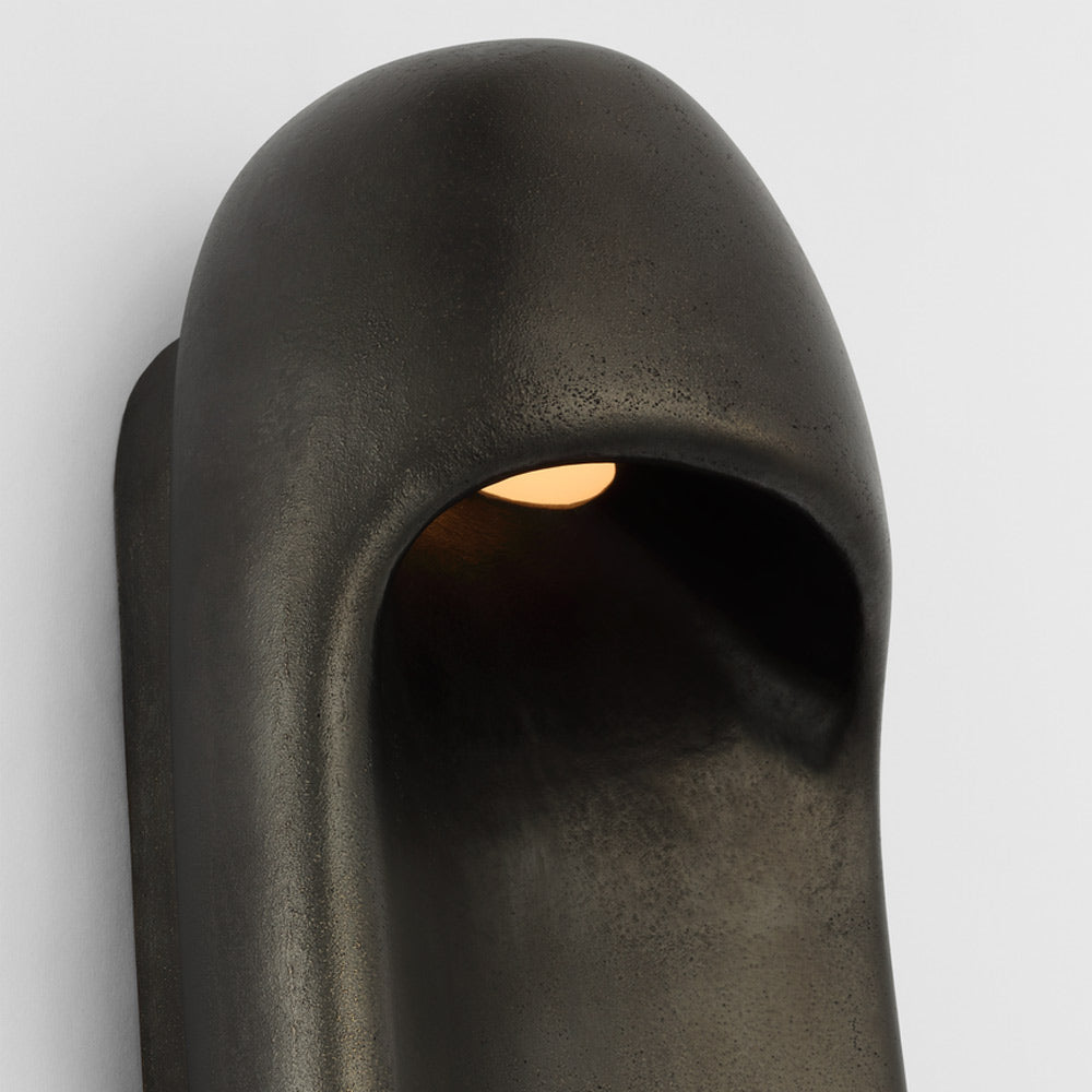 Esculpa Outdoor LED Wall Light in Detail.