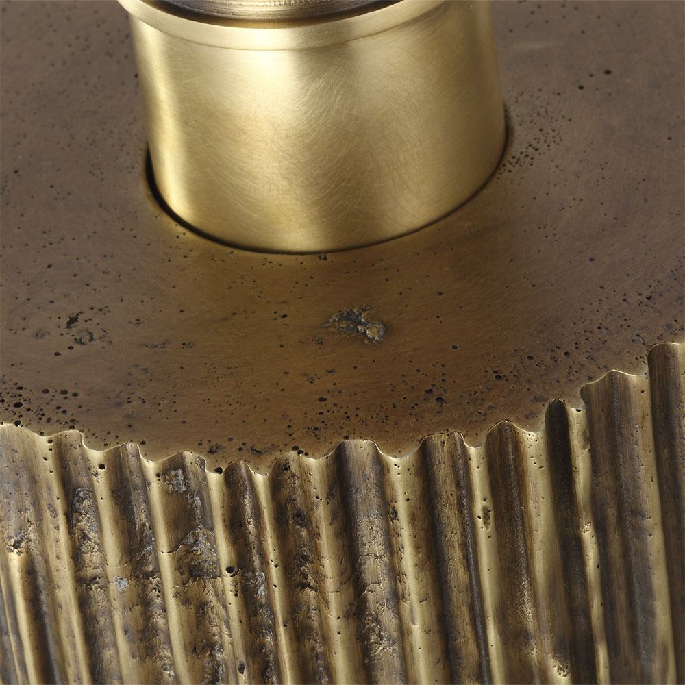 Fumar Table Lamp in Detail.