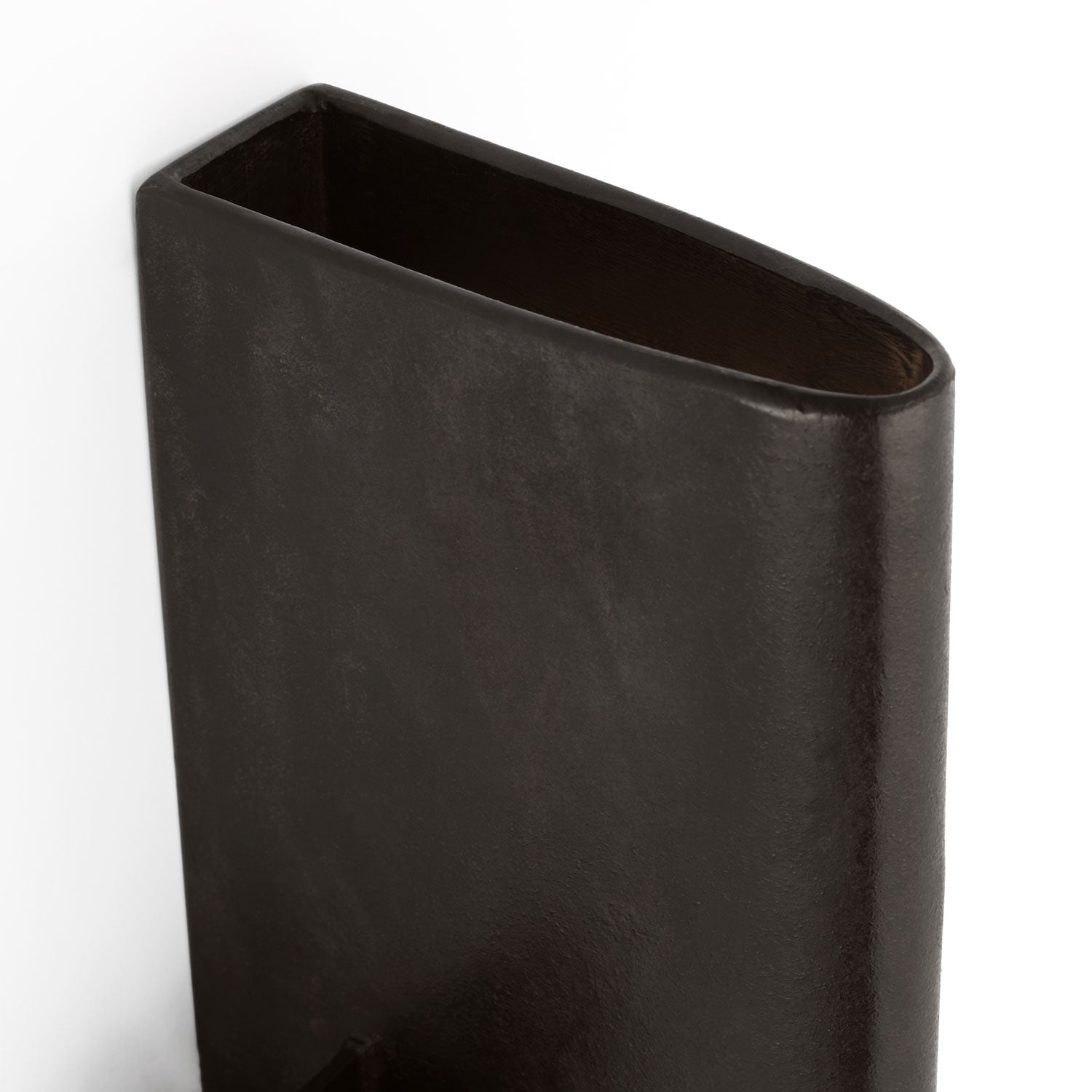 Lotura Intersecting LED Wall Light in Detail.