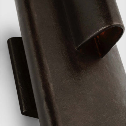 Lotura Intersecting LED Wall Light in Detail.