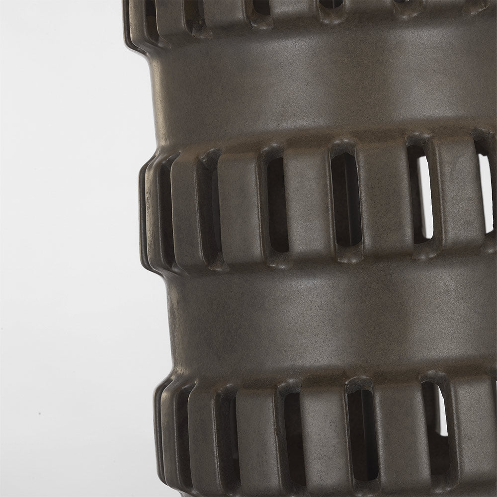 Mullin Table Lamp in Detail.