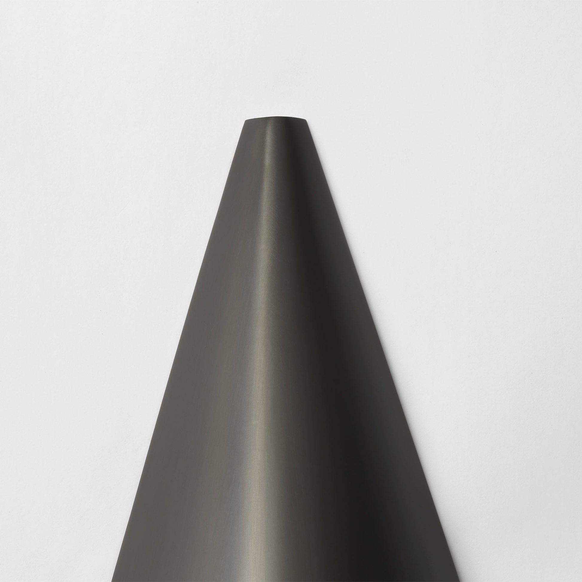 Piel Outdoor LED Wall Light in Detail.