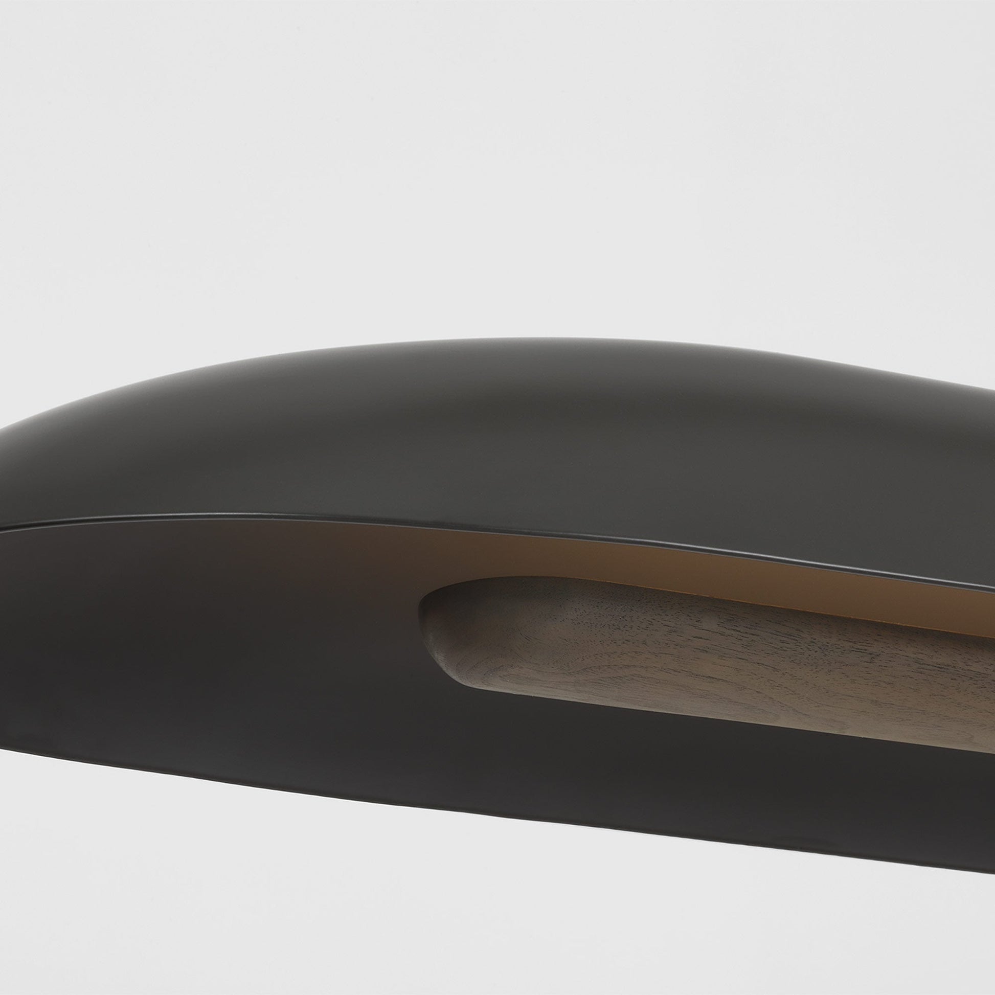 Remi LED Linear Pendant Light in Detail.
