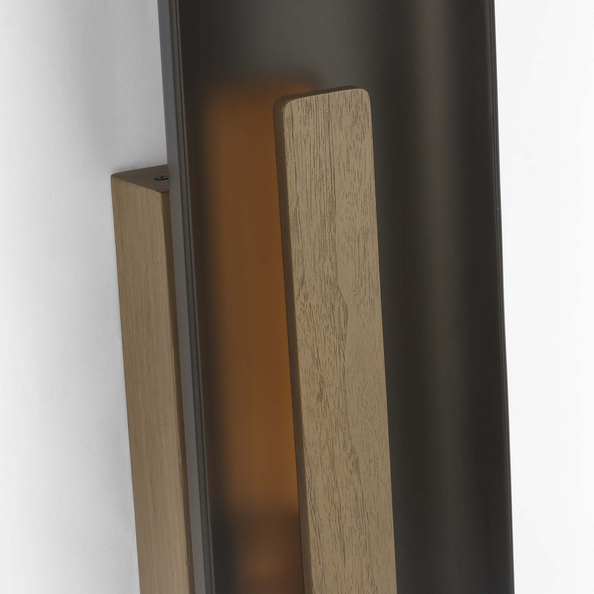 Remi LED Wall Light in Detail.
