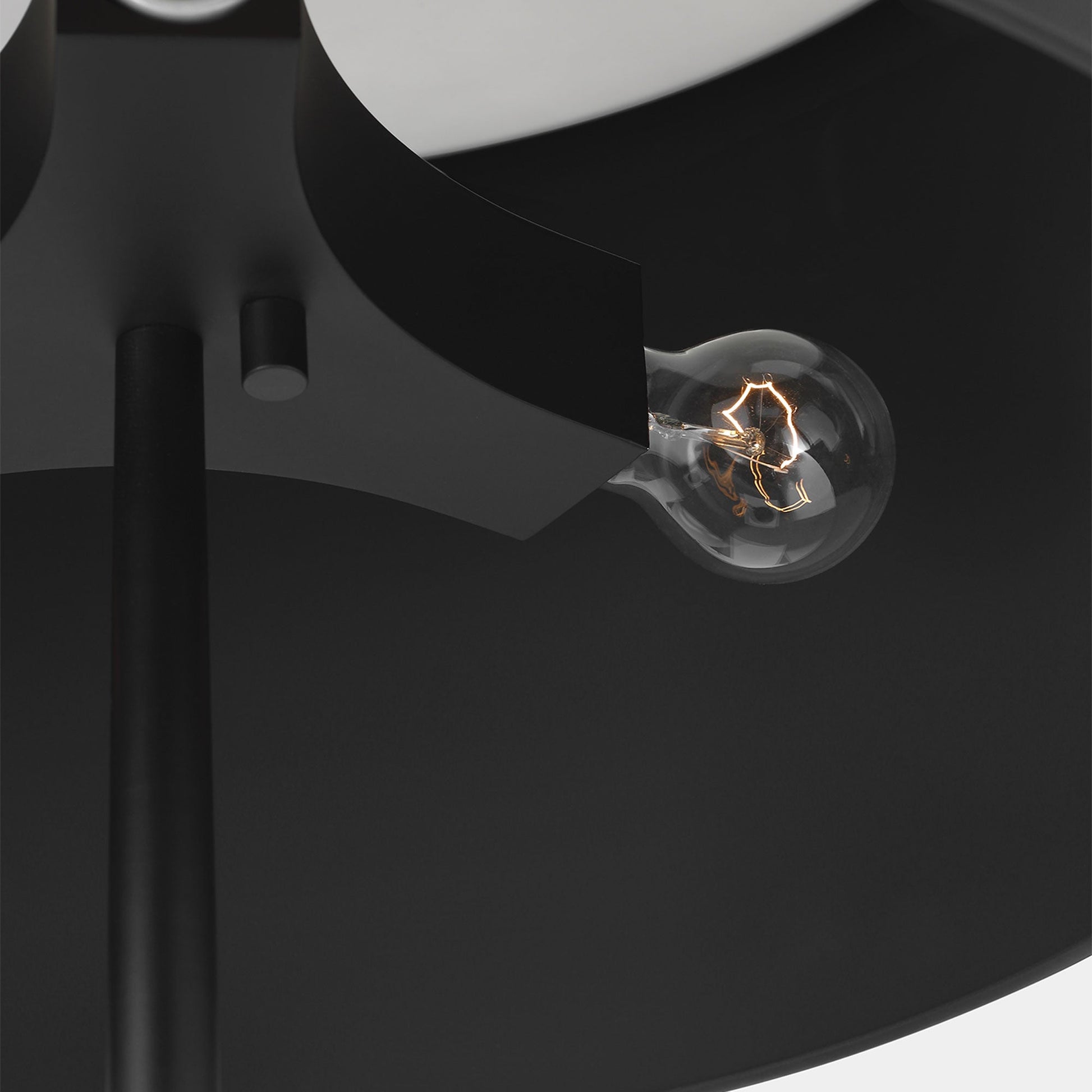 Spinet Floor Lamp in Detail.